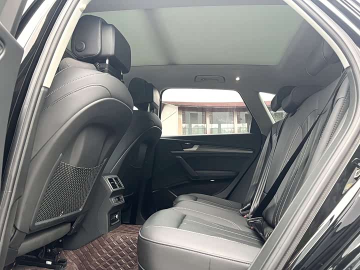 Фото 5 - Audi Q5L