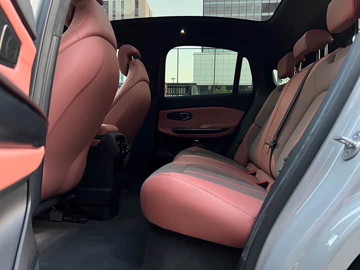 Фото 6 - Nio EC6