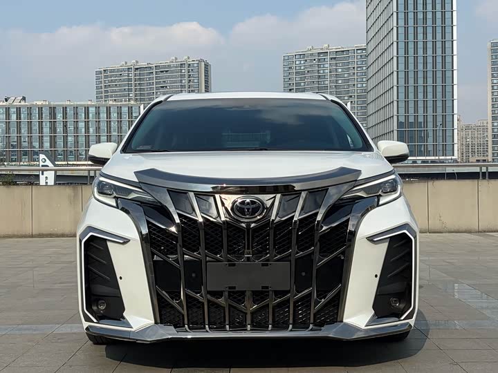 Фото 1 - Toyota Granvia