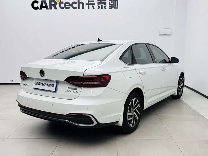 Фото 4 - Volkswagen Lavida