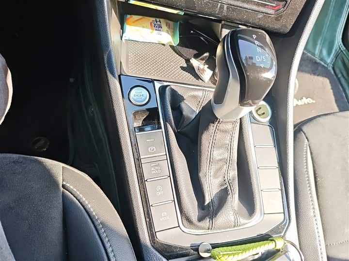 Фото 7 - Volkswagen Sagitar L