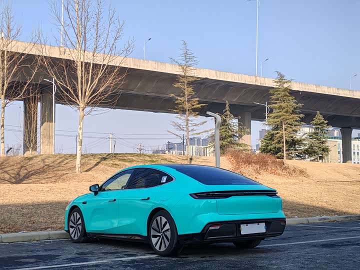 Фото 4 - Geely Galaxy E8