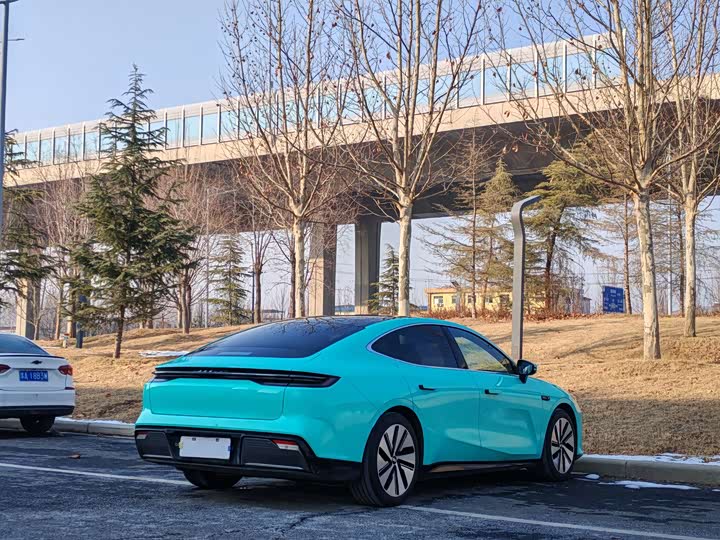 Фото 6 - Geely Galaxy E8