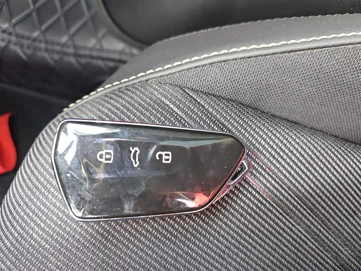 Фото 9 - Volkswagen ID.Unyx