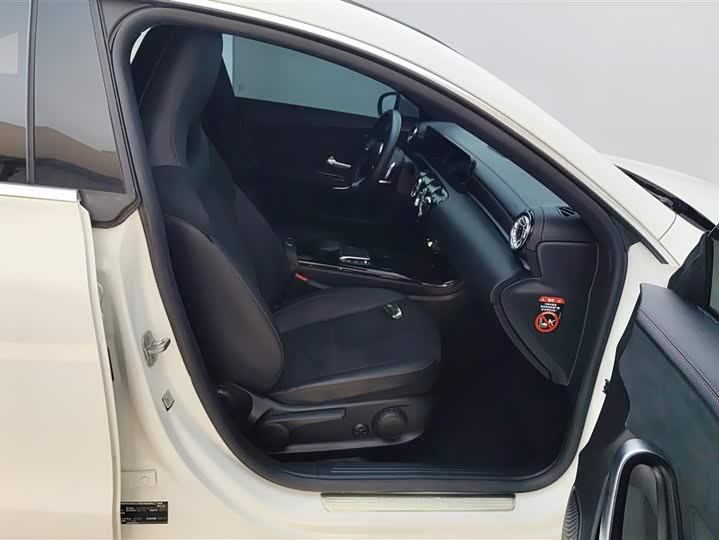 Фото 8 - Mercedes-Benz CLA-Class