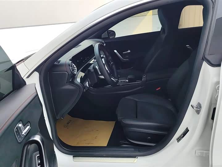 Фото 9 - Mercedes-Benz CLA-Class