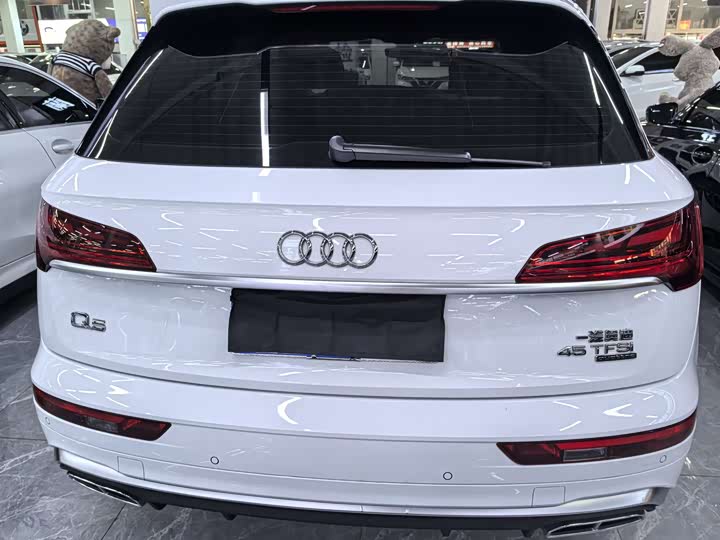 Фото 5 - Audi Q5L