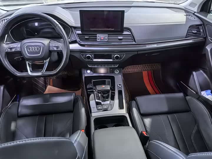 Фото 8 - Audi Q5L