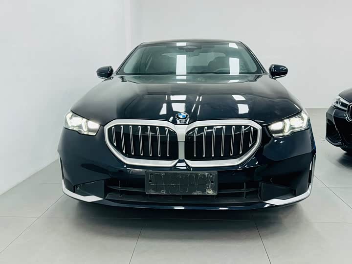 Фото 2 - BMW 5 Series