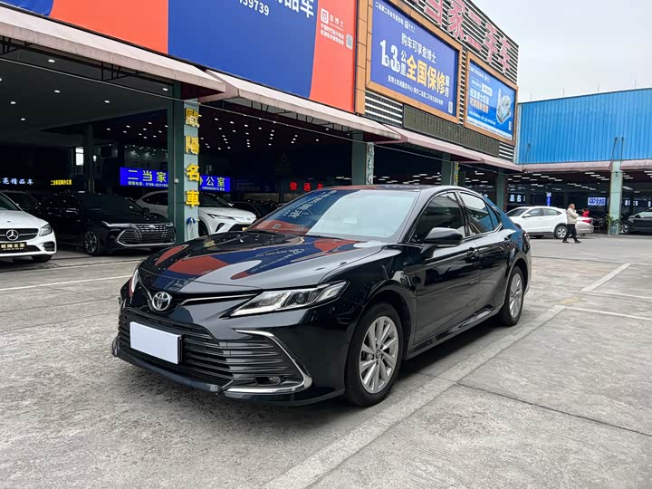 Фото 1 - Toyota Camry