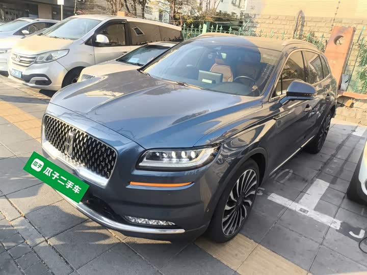 Фото 1 - Lincoln Nautilus