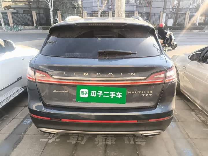 Фото 6 - Lincoln Nautilus