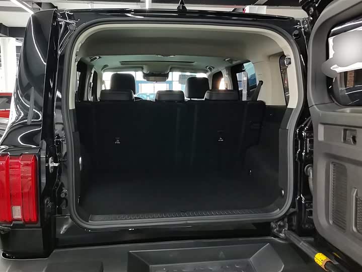 Фото 4 - Tank 300