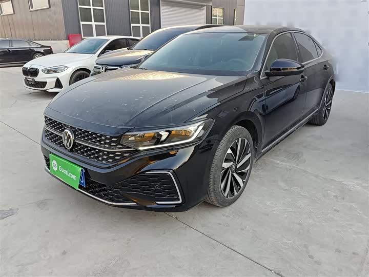 Фото 1 - Volkswagen Passat