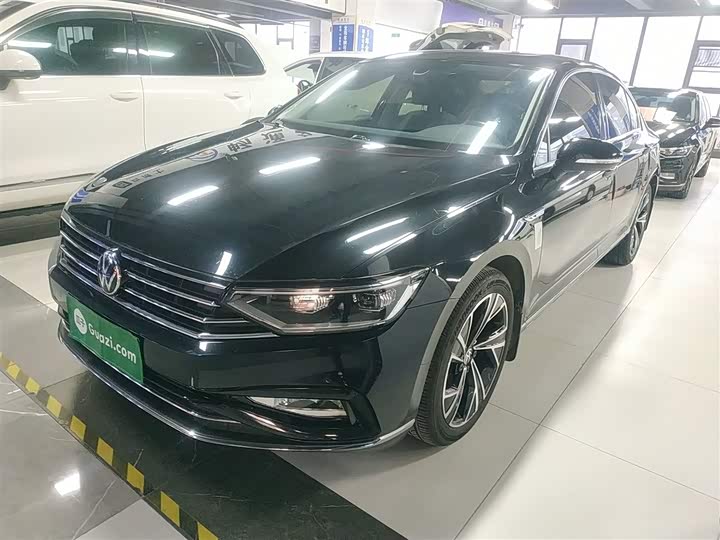 Фото 2 - Volkswagen Magotan