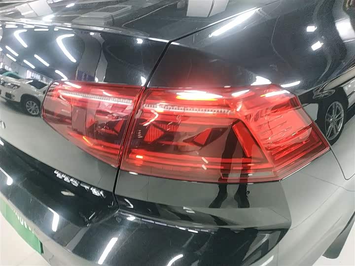 Фото 8 - Volkswagen Magotan