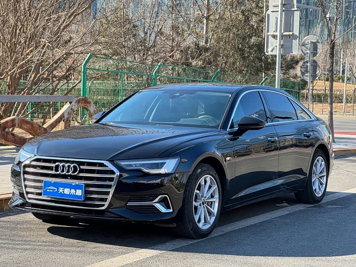 Фото 1 - Audi A6L