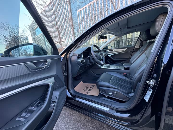 Фото 4 - Audi A6L