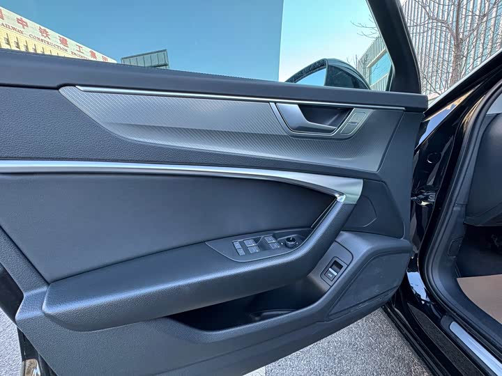 Фото 5 - Audi A6L