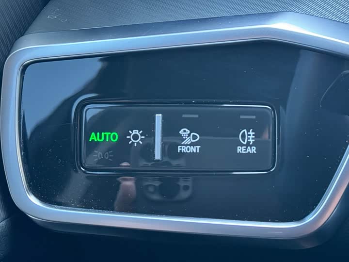 Фото 7 - Audi A6L