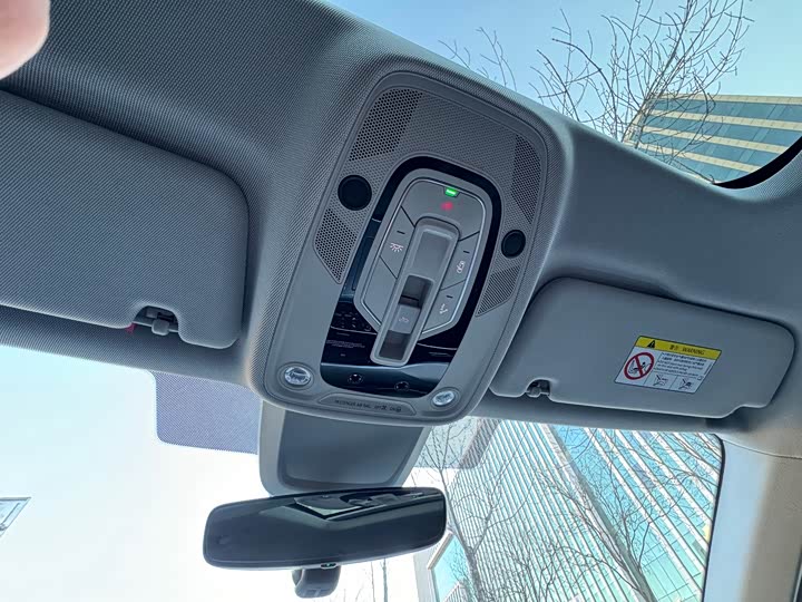 Фото 8 - Audi A6L