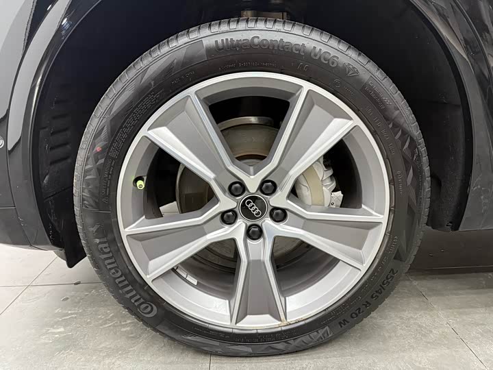 Фото 6 - Audi Q5L