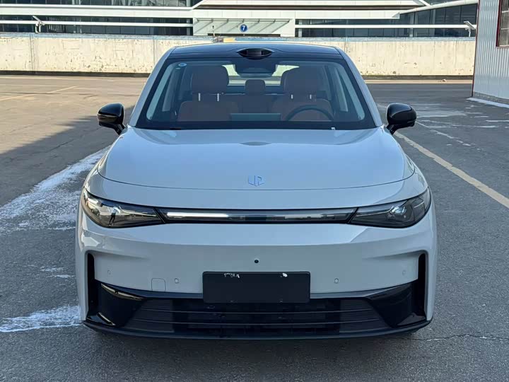 Фото 2 - Leapmotor C10