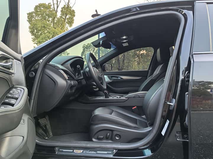 Photo 8 - Cadillac CT5