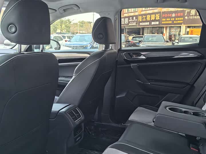 Фото 7 - Volkswagen Tayron X