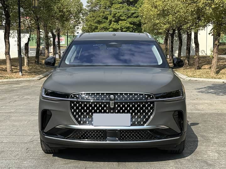 Фото 2 - Lincoln Nautilus