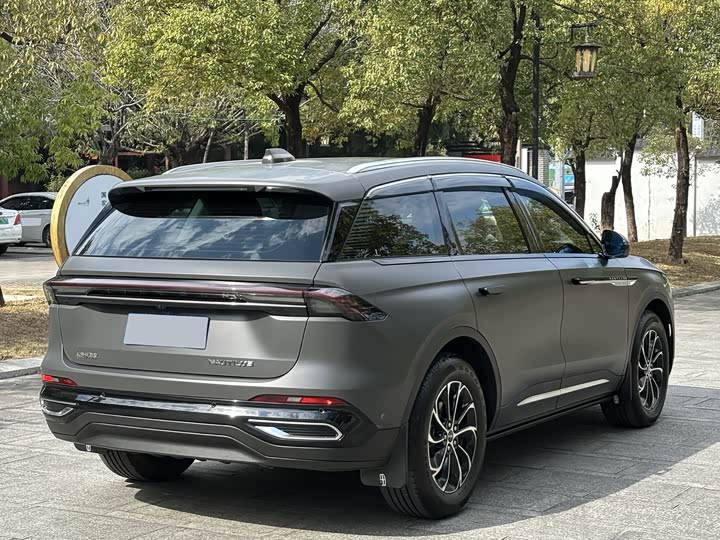 Фото 6 - Lincoln Nautilus