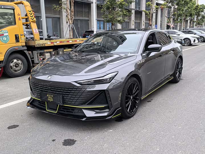 Фото 1 - Changan UNI-V