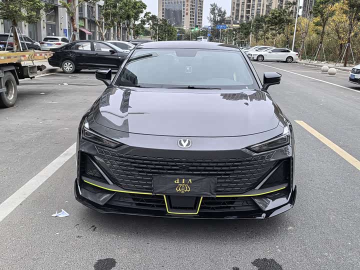 Фото 2 - Changan UNI-V