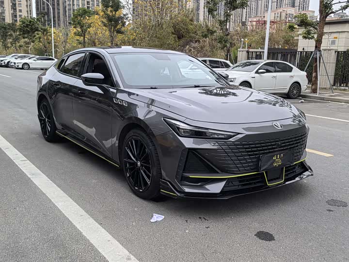 Фото 3 - Changan UNI-V