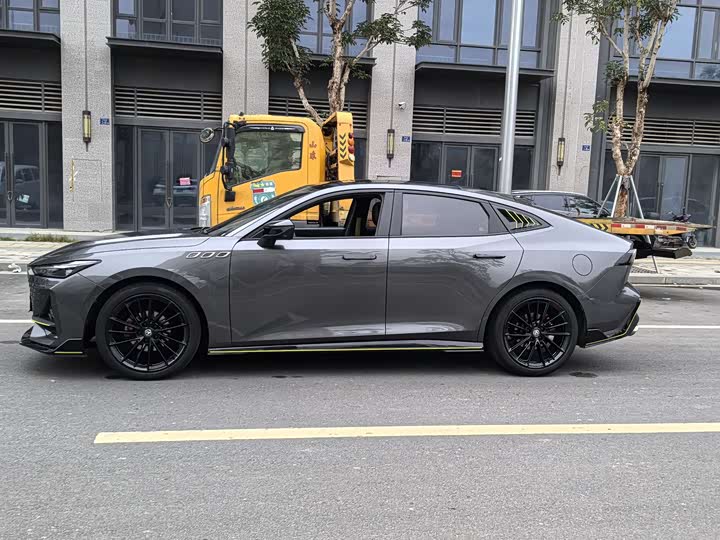 Фото 4 - Changan UNI-V