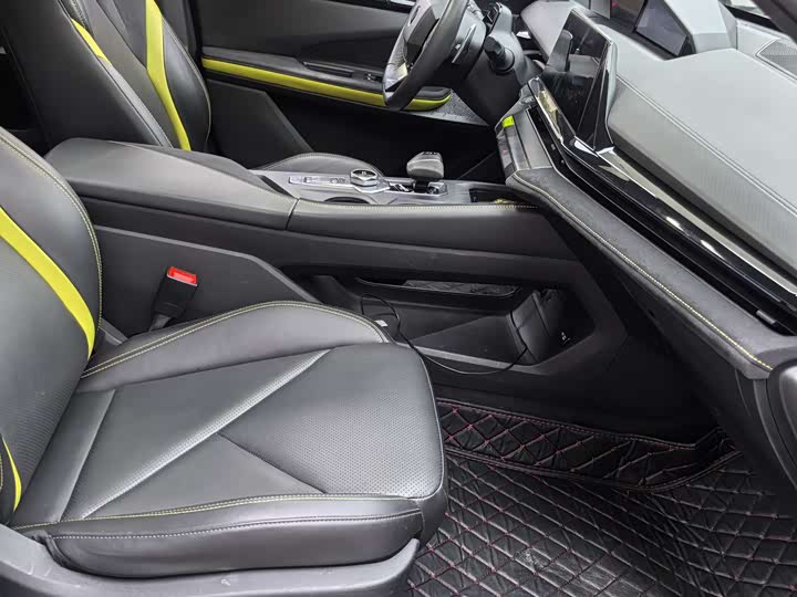 Фото 7 - Changan UNI-V