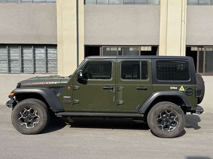 Фото 2 - Jeep Wrangler