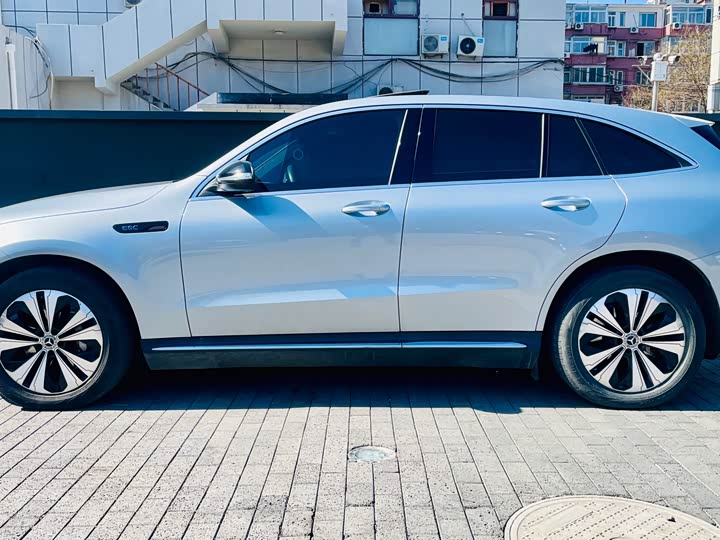 Фото 2 - Mercedes-Benz EQC