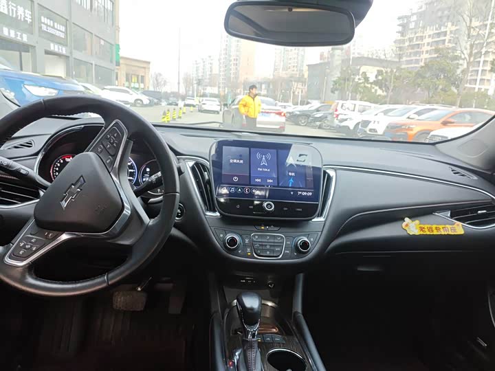 Фото 3 - Chevrolet Malibu XL