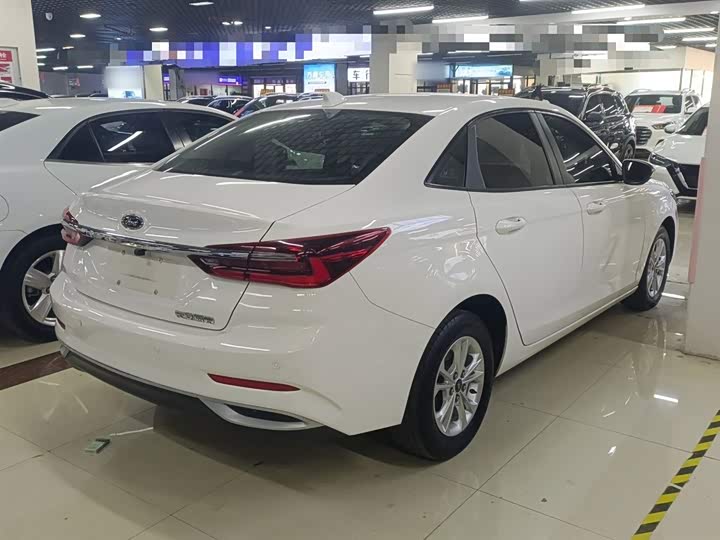 Фото 7 - Ford Escort