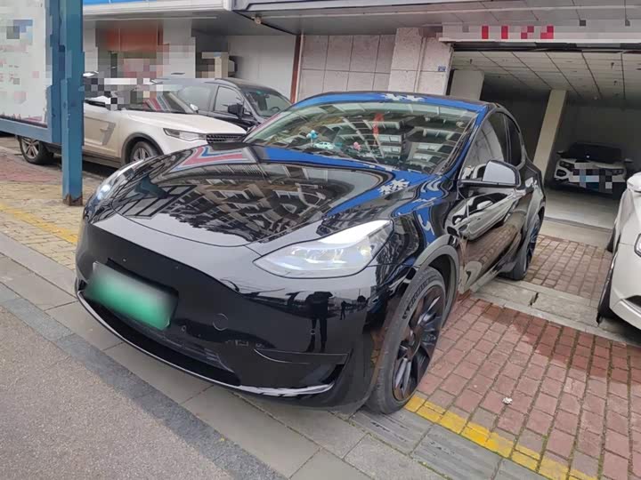 Фото 2 - Tesla Model Y