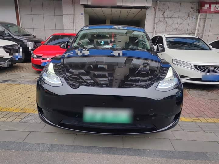 Фото 3 - Tesla Model Y