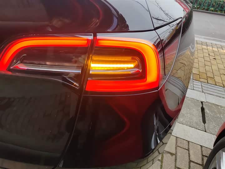 Фото 8 - Tesla Model Y