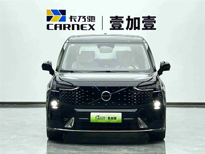 Фото 2 - Volvo EM90