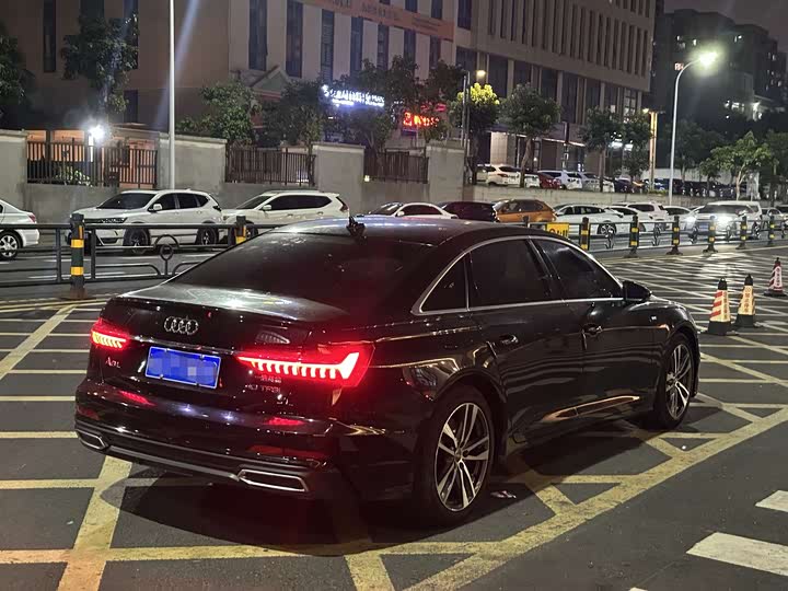 Фото 2 - Audi A6L