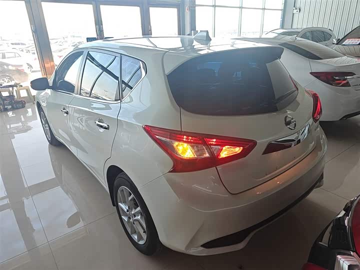 Фото 5 - Nissan Tiida