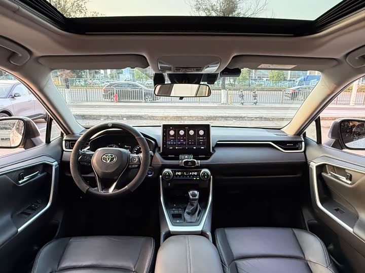 Фото 7 - Toyota Wildlander