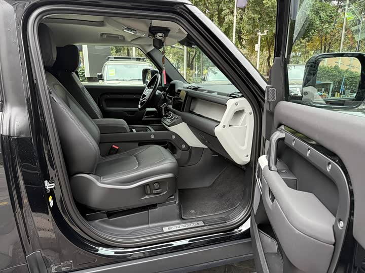 Фото 6 - Land Rover Defender