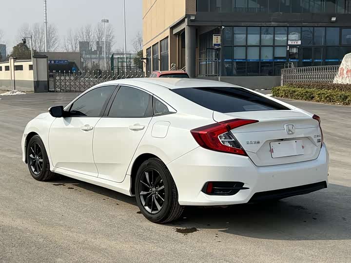 Фото 4 - Honda Civic