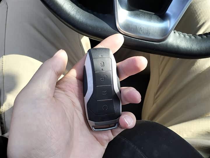 Фото 9 - BYD Song Max